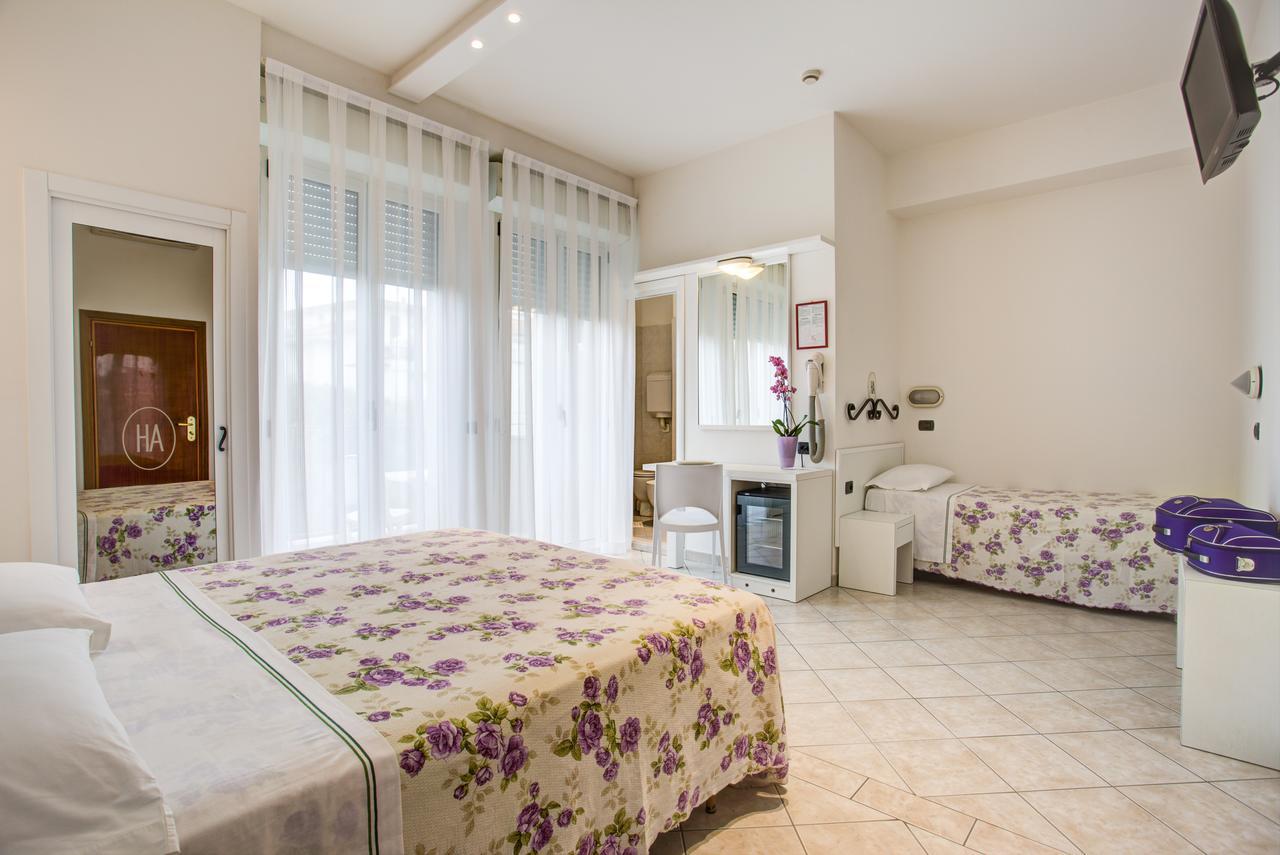 Ancora Hotel & Residence Cattolica Eksteriør bilde